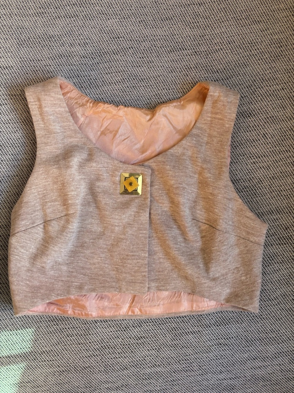 Sleeveless Pink-Beige Cropped Vintage Vest with Gold Accent